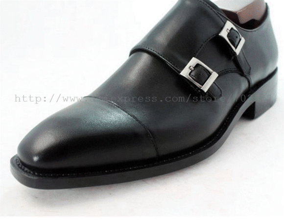 Leather buckle shoe